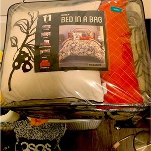 Avalon 11 piece Queen Comforter Set